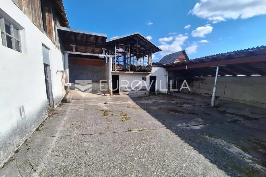 ogulin, sabljak selo, kuća 350 m² s gospodarskim zgradama, 70 m do jezera sabljaci - slika 13