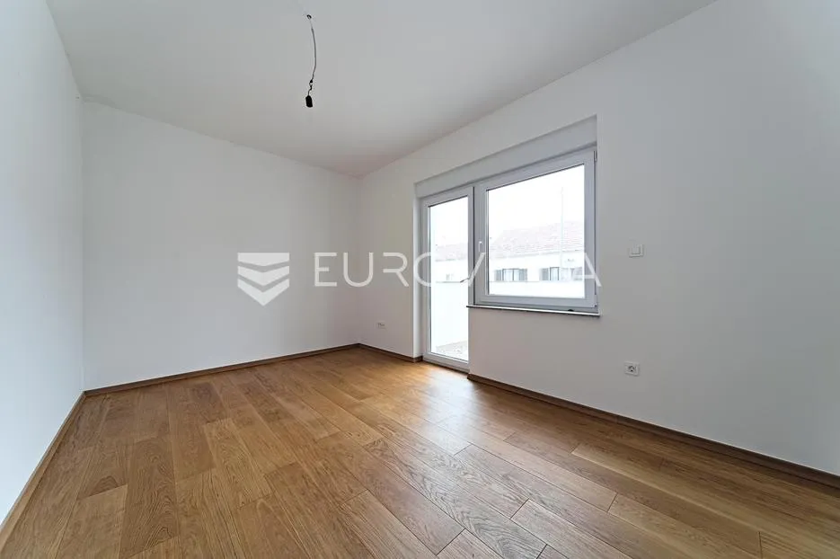 osijek, retfala, završen četverosoban stan sa dvorištem od 50 m² - slika 4