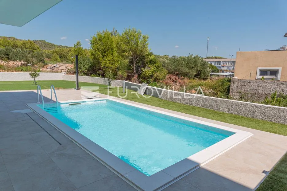 tribunj, novogradnja, stan u prizemlju s bazenom, 133,46 m² - slika 2