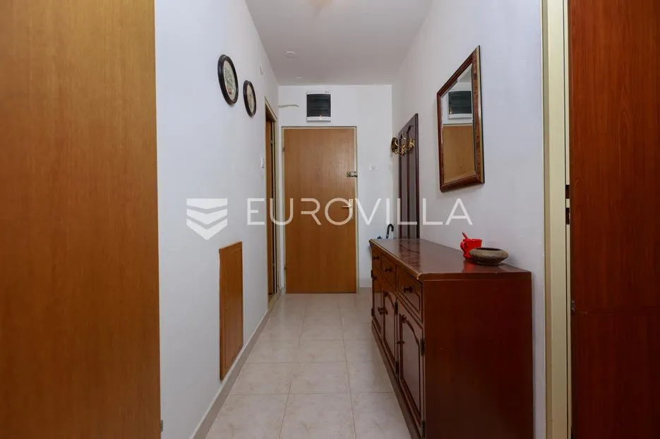 rijeka, krnjevo, komforan uređen stan površine 82 m², lođa - slika 19