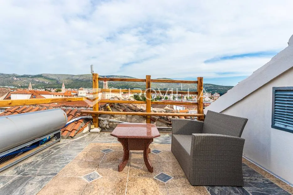 trogir, autohtona kamena kuća s pogledom na more - slika 30