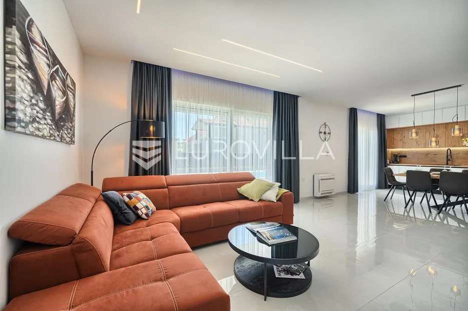 kaštel novi, novoizgrađena vila za dugoročni najam - slika 8