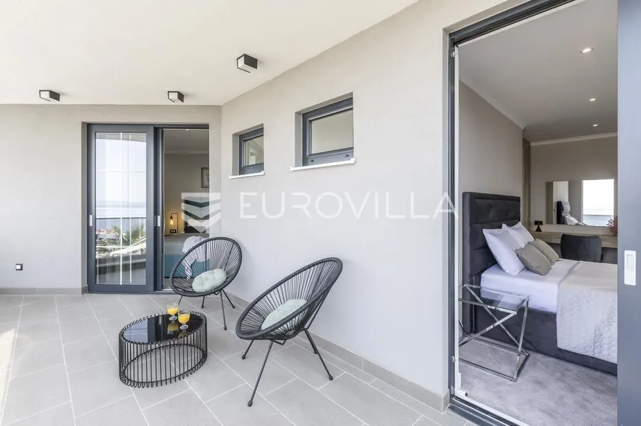 podstrana, luksuzna novoizgrađena vila površine 300 m² - slika 12
