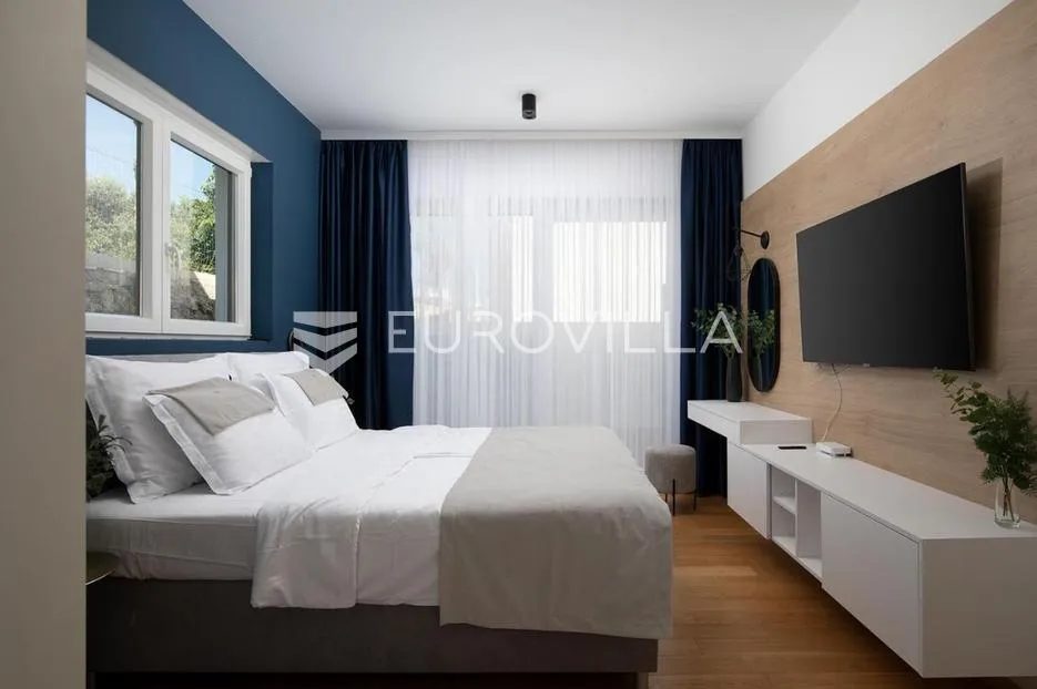 medulin, prekrasna villa od 350 m2, svega 6 m od mora s očaravajućim pogledom - slika 31