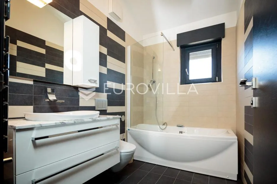 pula, dolinka, luksuzan trosoban stan 129 m², novogradnja, blizina mora i centra - slika 27