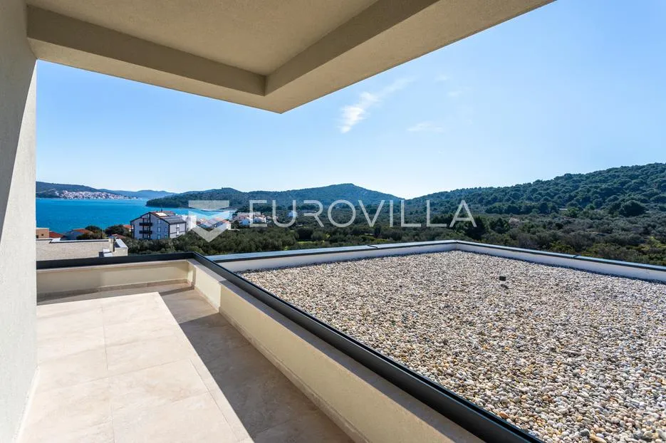 otok murter, betina, prekrasna villa s bazenom - slika 22