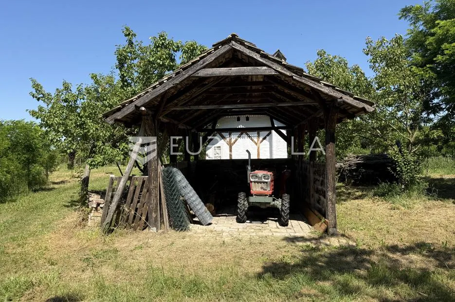 osijek, bilje, prodaje se uređena kuća u rustikalnom stilu na parceli od 25.000 m² - slika 12