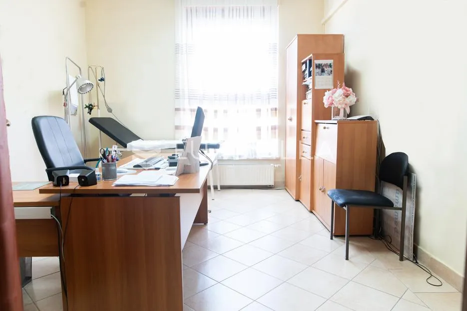 đakovo, ordinacija 53 m² u centru grada, potpuno opremljena - slika 5
