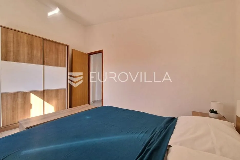 vir, 100m od mora, kuća s 4 apartmana i pogledom na more - slika 57