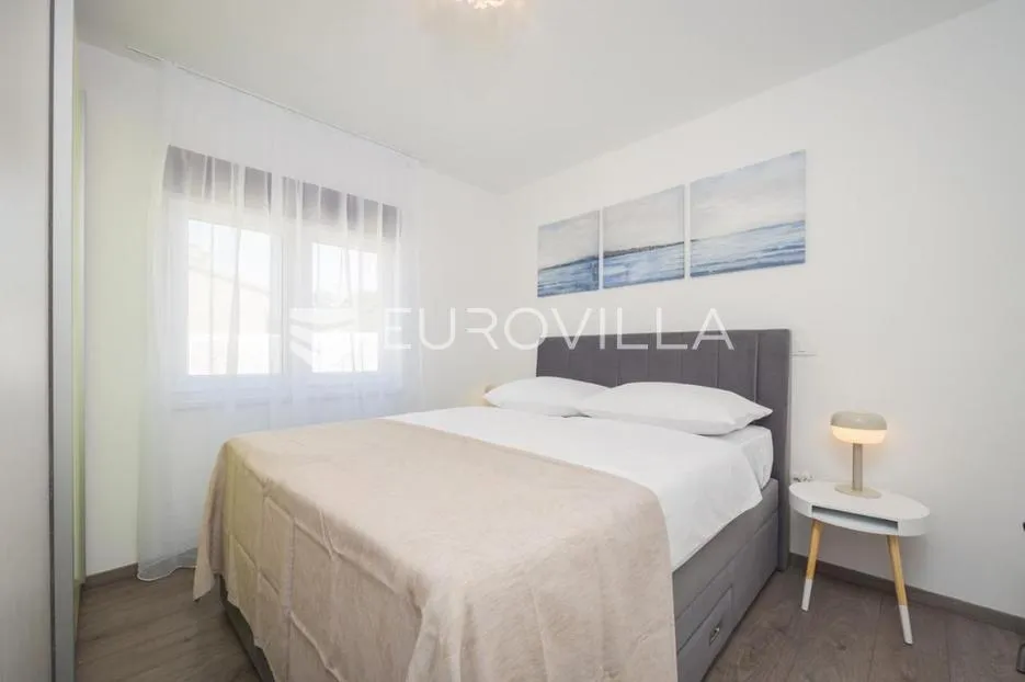 medulin, istra, luksuzna samostojeća vila 205 m² s bazenom i pogledom na more - slika 15