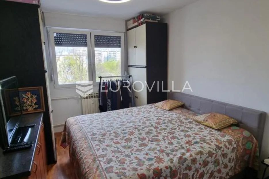 zagreb, ferenščica, prostran i funkcionalan trosobni stan, 83 m² - slika 5
