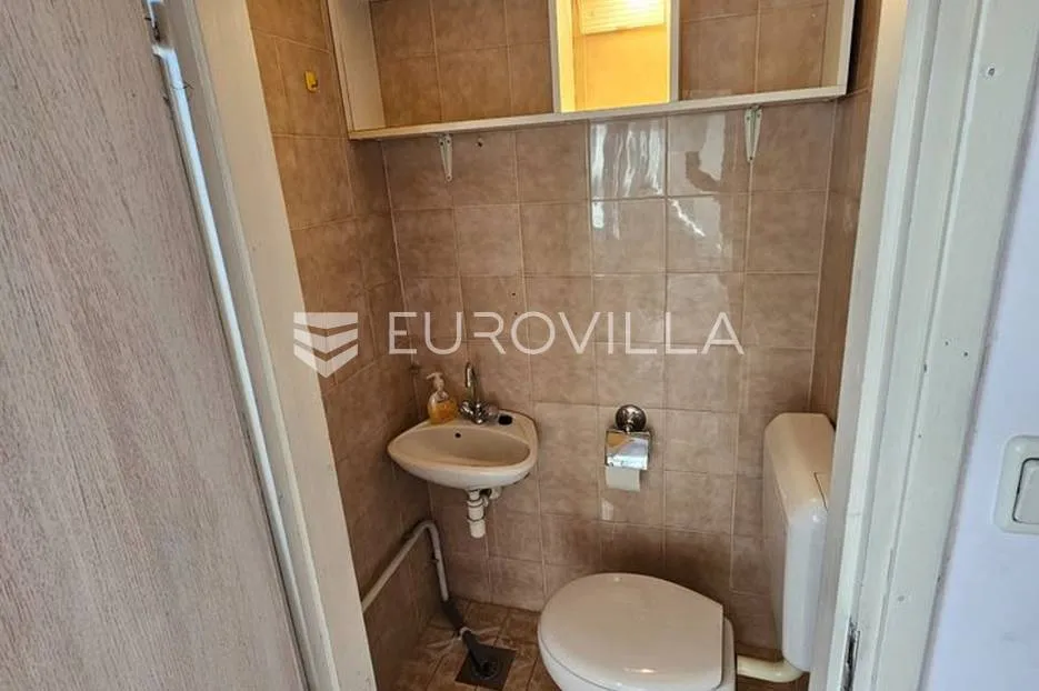 pula, centar, poslovni prostor od 36 m² - slika 9