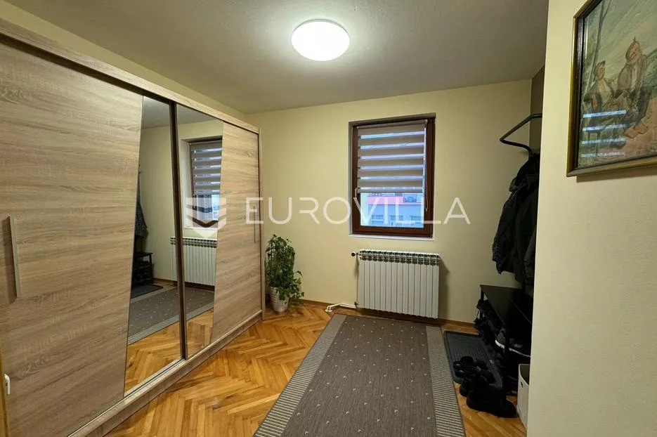 vrpolje, kvalitetna višenamjenska zgrada od 800 m² - slika 28