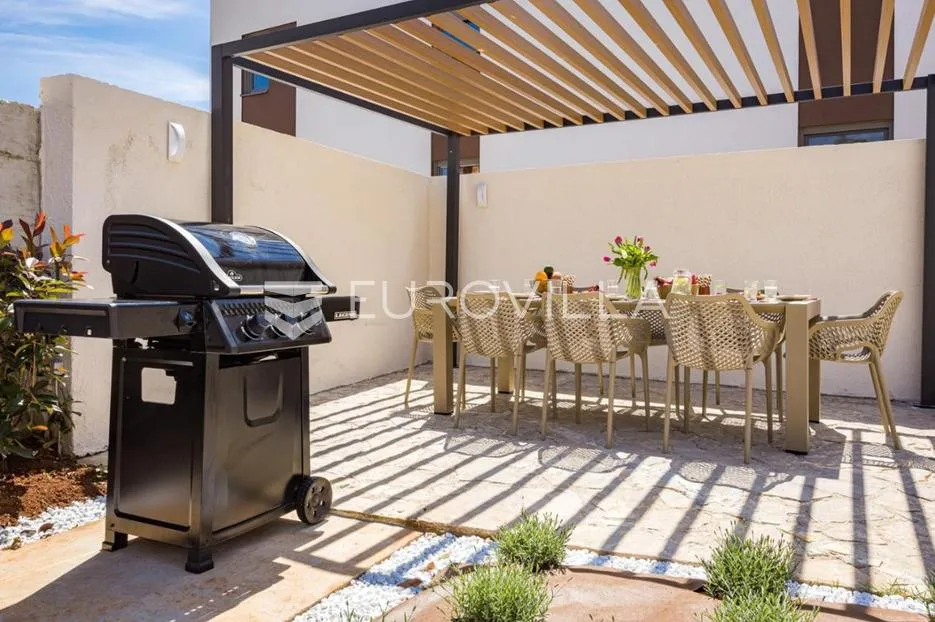 medulin, istra, luksuzna samostojeća vila 205 m² s bazenom i pogledom na more - slika 34
