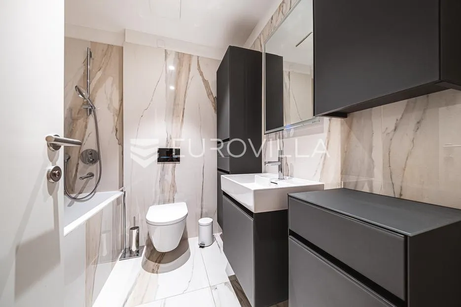 zagreb, donji grad, centar, luksuzan peterosoban stan s loggiom, terasom i vrtom 150 m² - slika 12