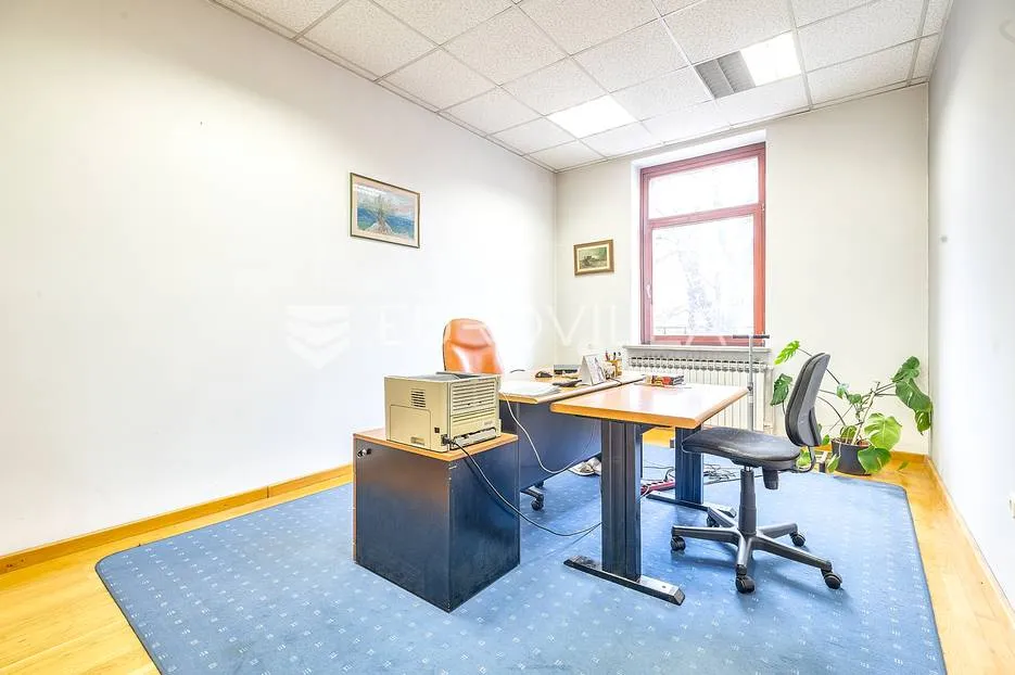 zagreb, maksimir, višesoban dvoetažan stan, ured 320 m² prvi kat i potkrovlje - slika 6