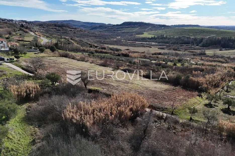 istra, buje, građevinsko zemljište 1032 m² na odličnoj lokaciji - slika 6