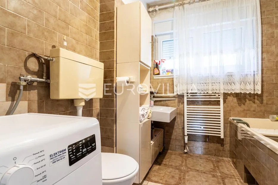 trogir, komforan jednosobni stan ukupne površine 71 m² - slika 10