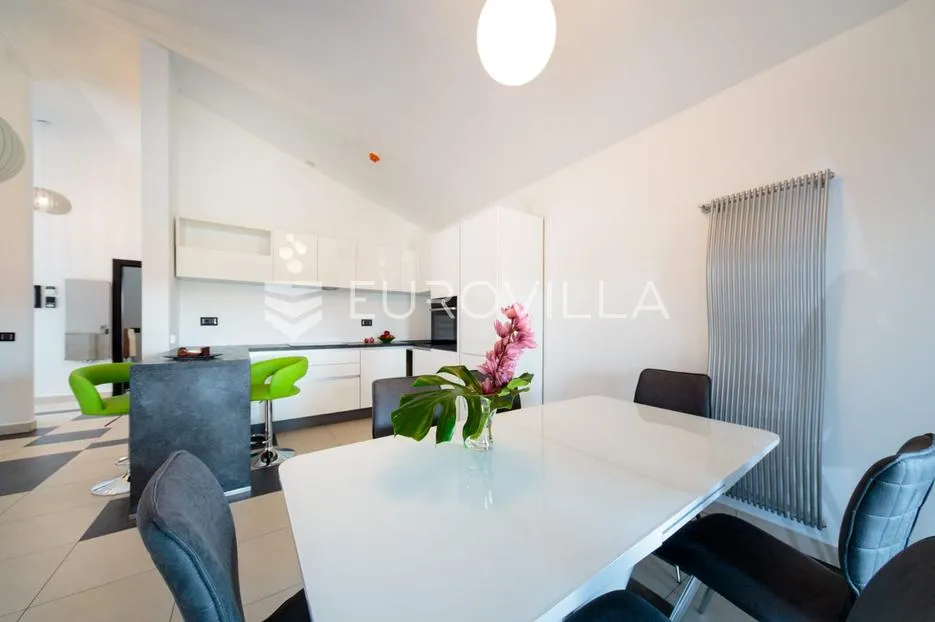 pula, dolinka, luksuzan trosoban stan 129 m², novogradnja, blizina mora i centra - slika 13