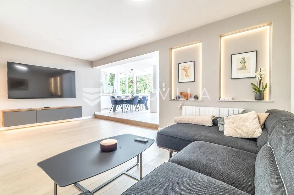 Zagreb, Maksimir, odličan četverosoban penthouse, ukupno 122 m², garaža