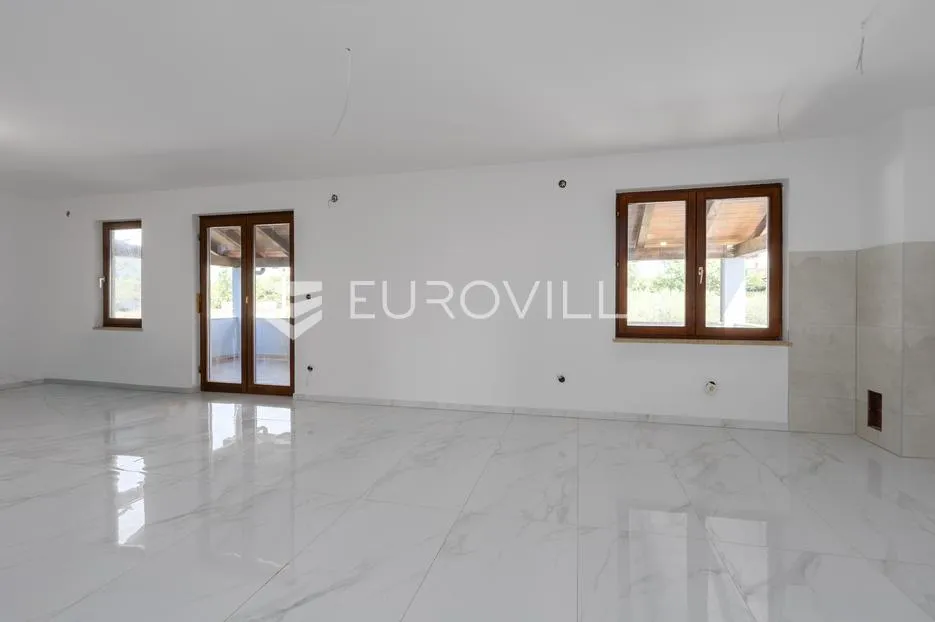istra, poreč okolica, moderan stan na prvom katu s velikim vrtom i prostranom terasom - slika 3