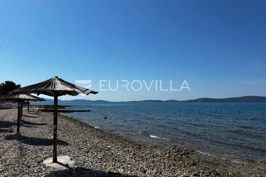 zadar, bibinje prestižno građevinsko zemljište, prvi red do mora, 413m2 - slika 4
