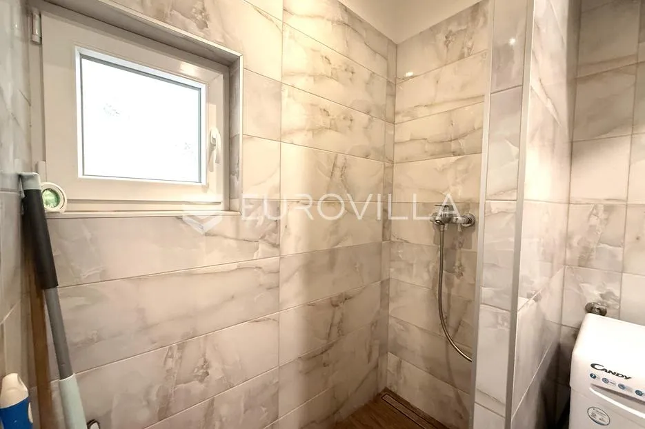 zadar, bili brig, funkcionalan dvosoban stan od 69,11 m² s privatnim vrtom od 130 m² - slika 11