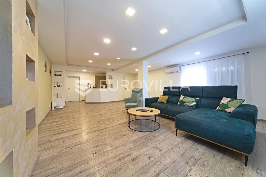 čepin, na prodaju prostrana kuća od 488 m² s tri stambene cjeline - slika 6