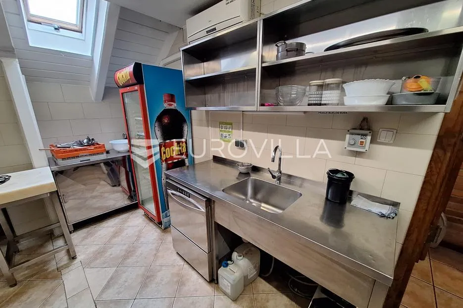 karlovac, poslovni prostor, restoran 300 m², odlična lokacija, sav inventar - slika 13