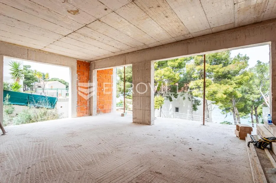 brač, sutivan, vila s dvije stambene jedinice, treći red do mora - slika 6