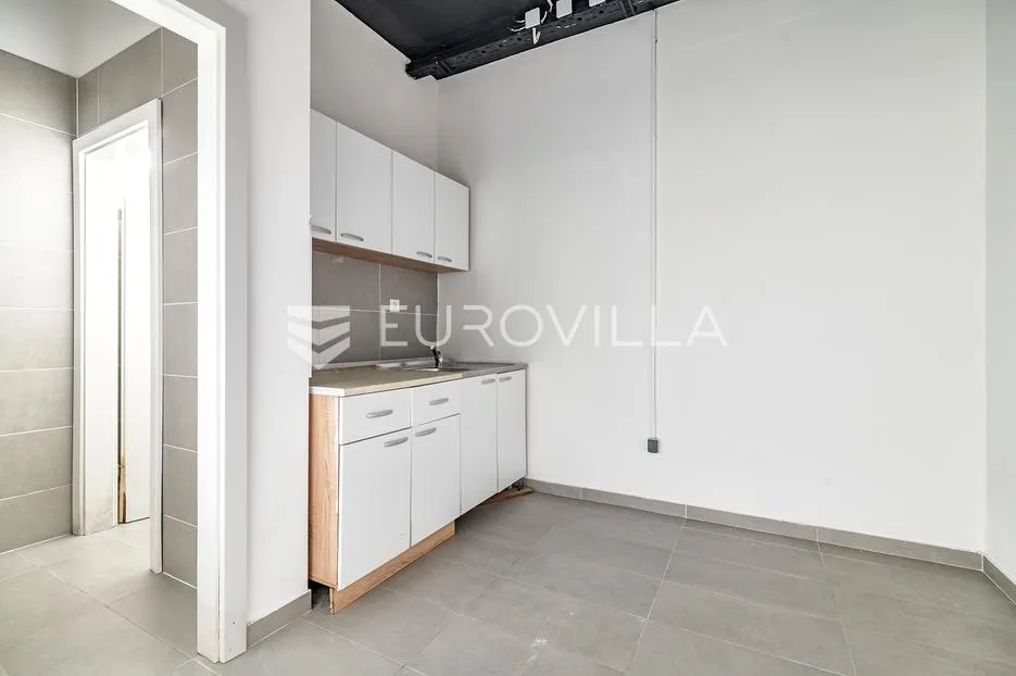 zagreb, špansko, poslovni prostor 206 m² u suterenu zgrade, 2 zasebna ulaza - slika 5