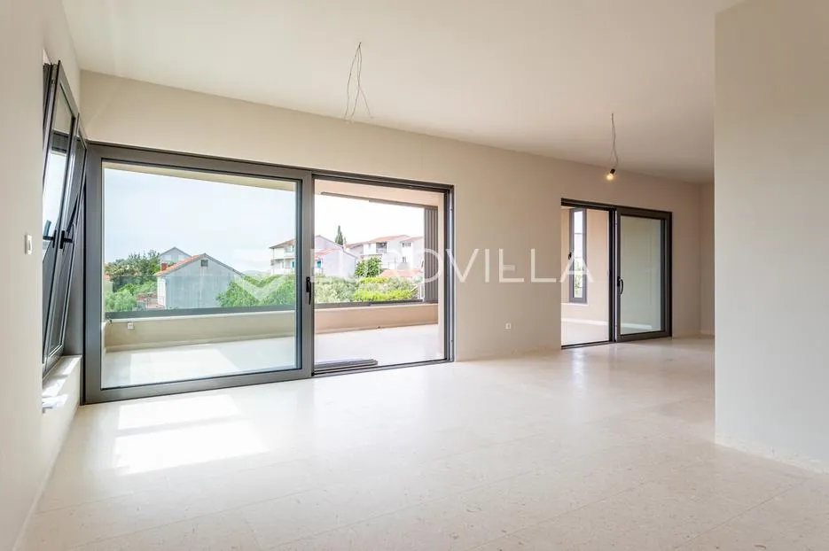 vodice, luksuzan trosoban penthouse, 157,59 m² s panoramskim pogledom na more i prostranim terasama - slika 4