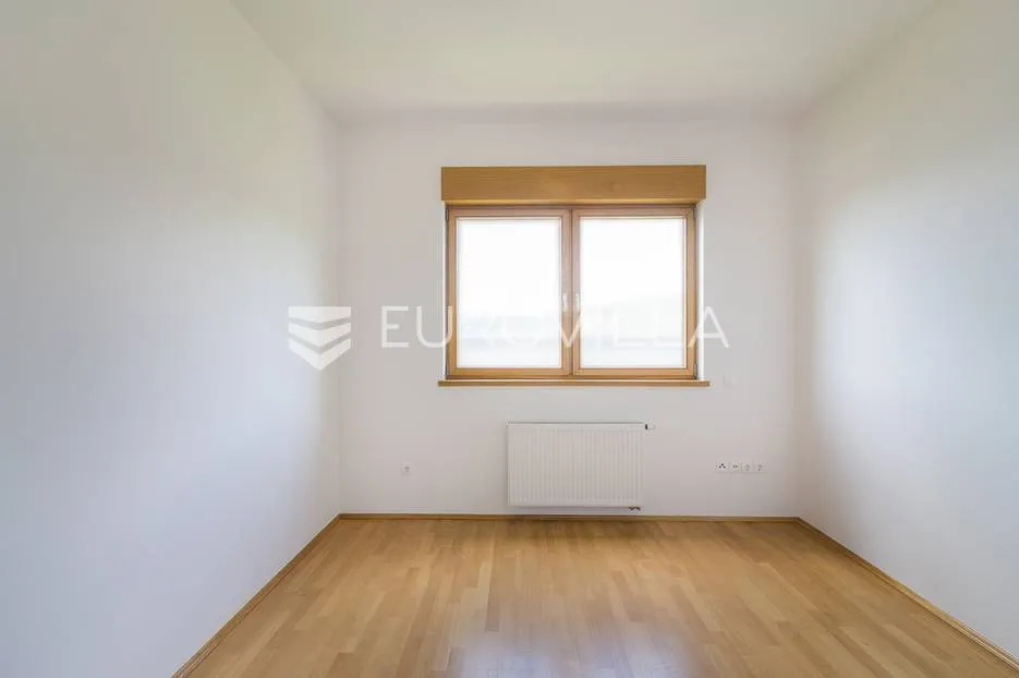 šestinski vrh, četverosoban stan 130 m², za najam - slika 21