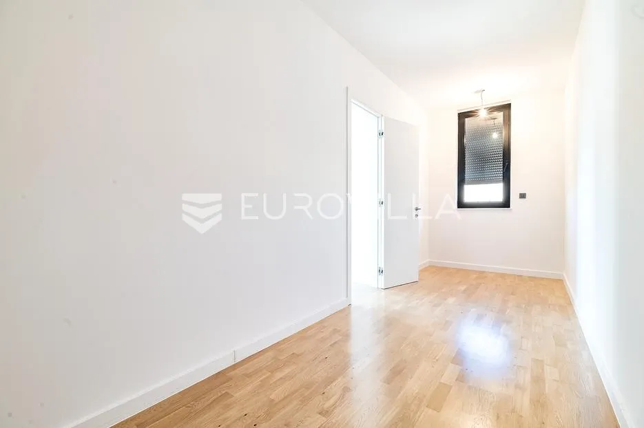 zagreb, šalata novoizgrađena obiteljska vila 250m2 - slika 3