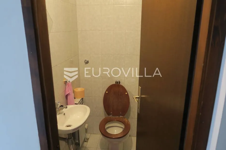 zagreb, zelenjak, obiteljska kuća 500m2 - slika 57