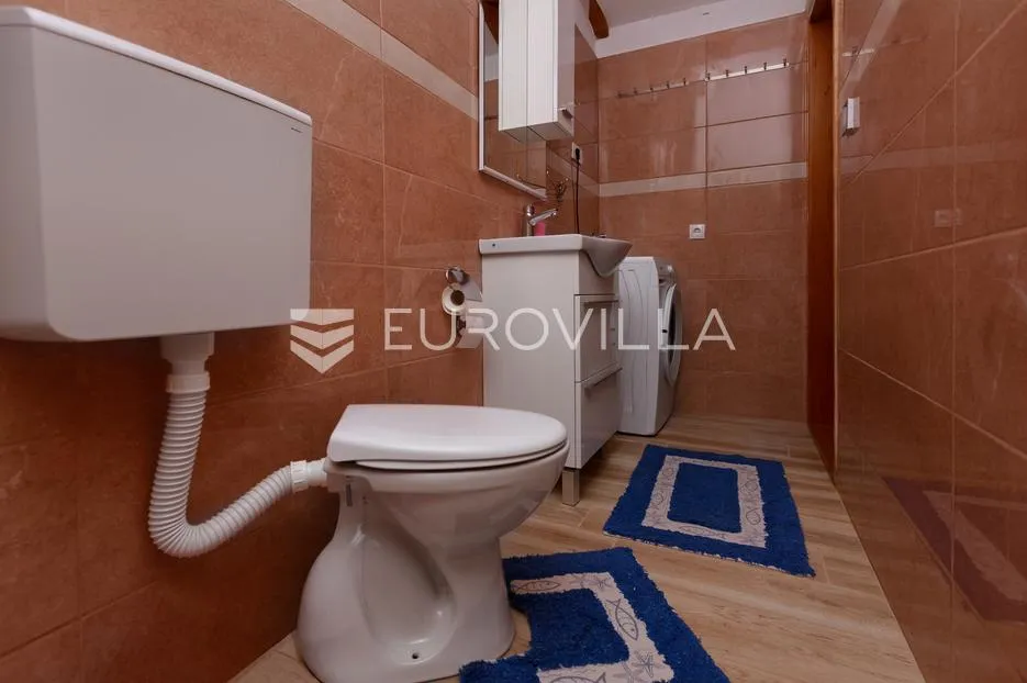 krk, malinska, šarmantna kuća u nizu od 100 m² s dodatnim studiom apartmanom - slika 19