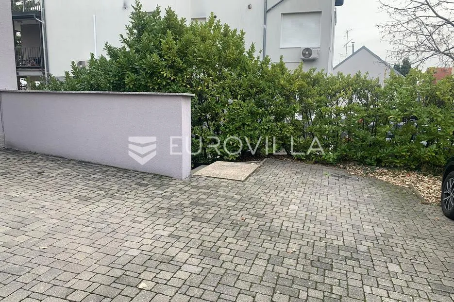 zagreb, bijenička cesta, novouređen moderan dvosoban stan vanjsko parkirno mjesto, 41 m² - slika 7