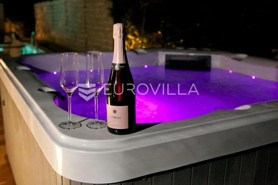 zaton, nin, luksuzna vila s bazenom i jacuzzijem - slika 12