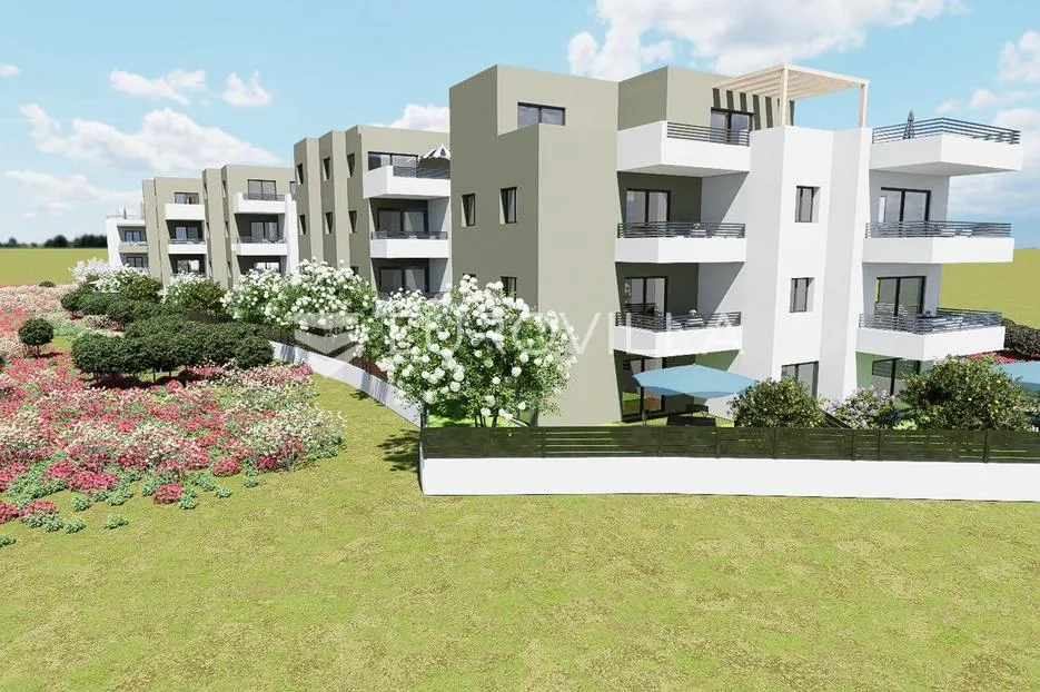 trogir, dvosoban stan na drugom katu s balkonom i parkirnim mjestom - slika 11
