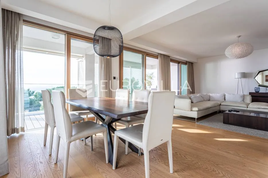 split, luksuzan i prostran stan u zgradi bel etage 160 m² - slika 7