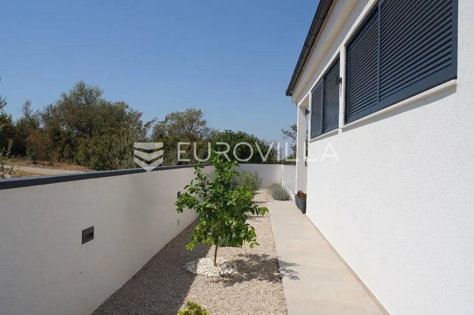 zadar, polača, prekrasna villa s bazenom na mirnoj lokaciji - slika 10
