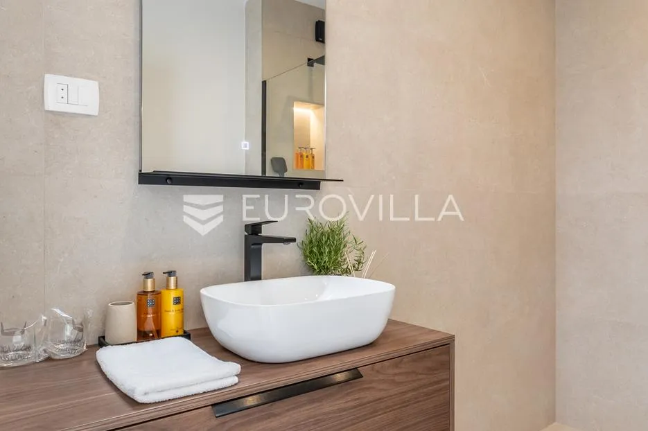 kaštel stari, moderna vila s lijepim pogledom - slika 11