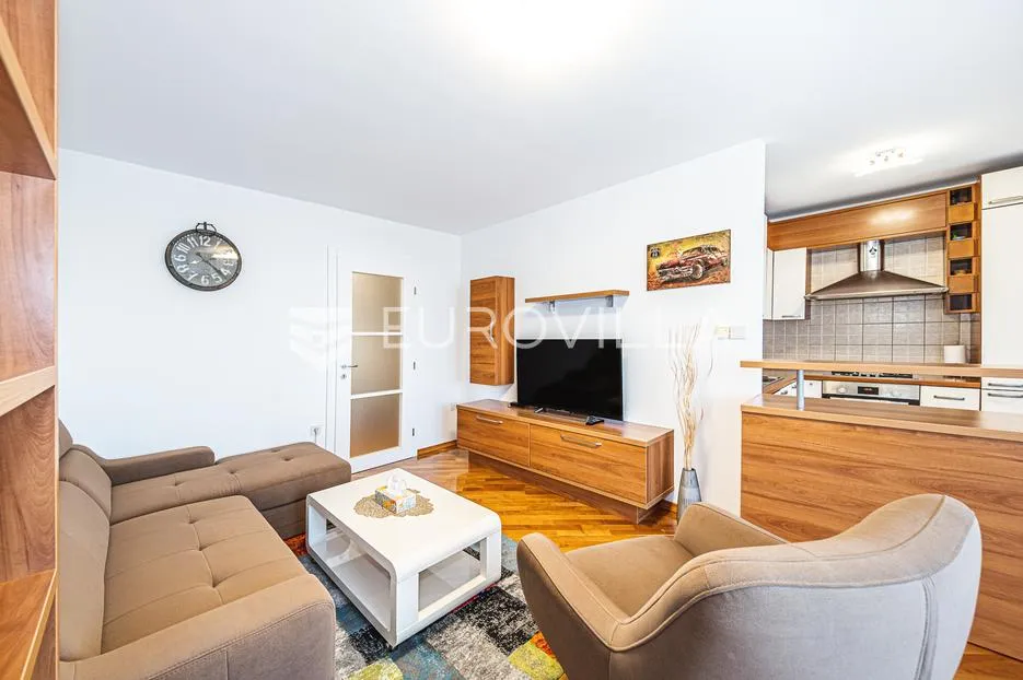 zagreb, črnomerec, prekrasan trosoban stan 64 m² - slika 4