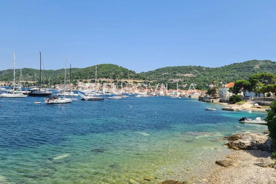 vis, atraktivno građevinsko zemljište s pogledom na more - slika 1