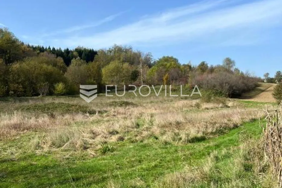 Duga Resa, građevinsko zemljište 2517 m², 150 m do Mrežnice