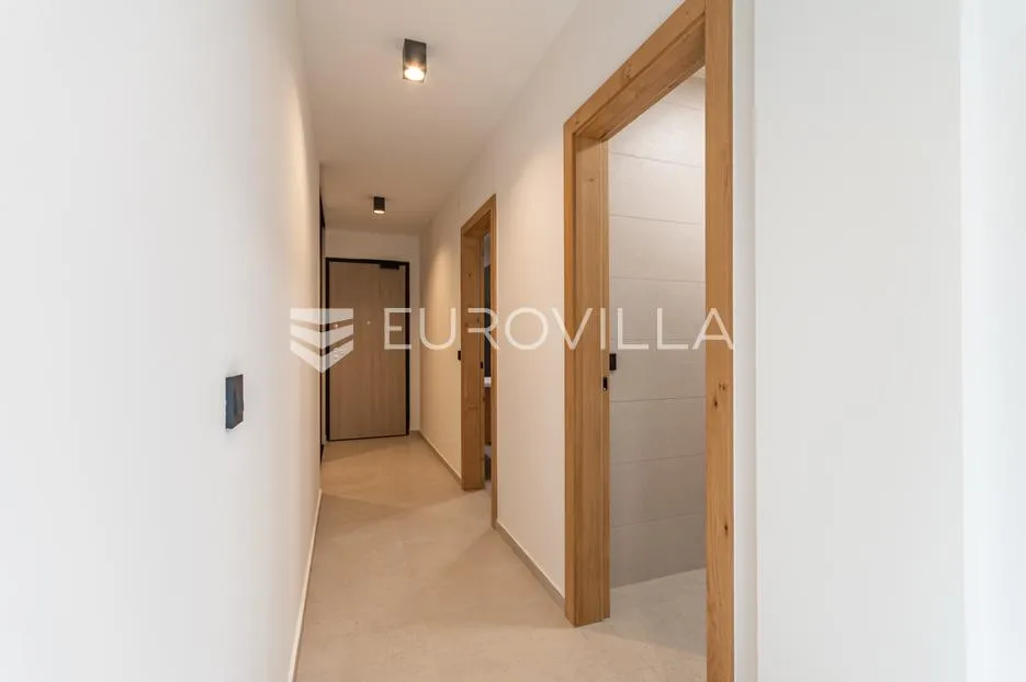 varaždin, centar, luksuzno namješten penthouse s parkingom novogradnja - slika 9