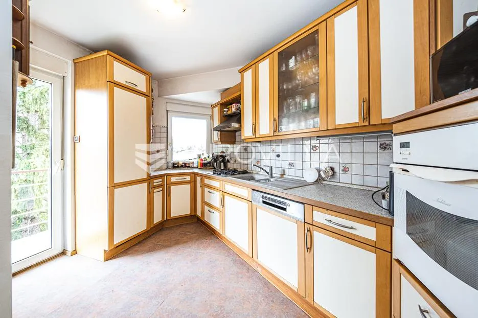 zagreb, maksimir, stambeno, poslovna zgrada 602 m², pomoćni objekt 43 m² - slika 16