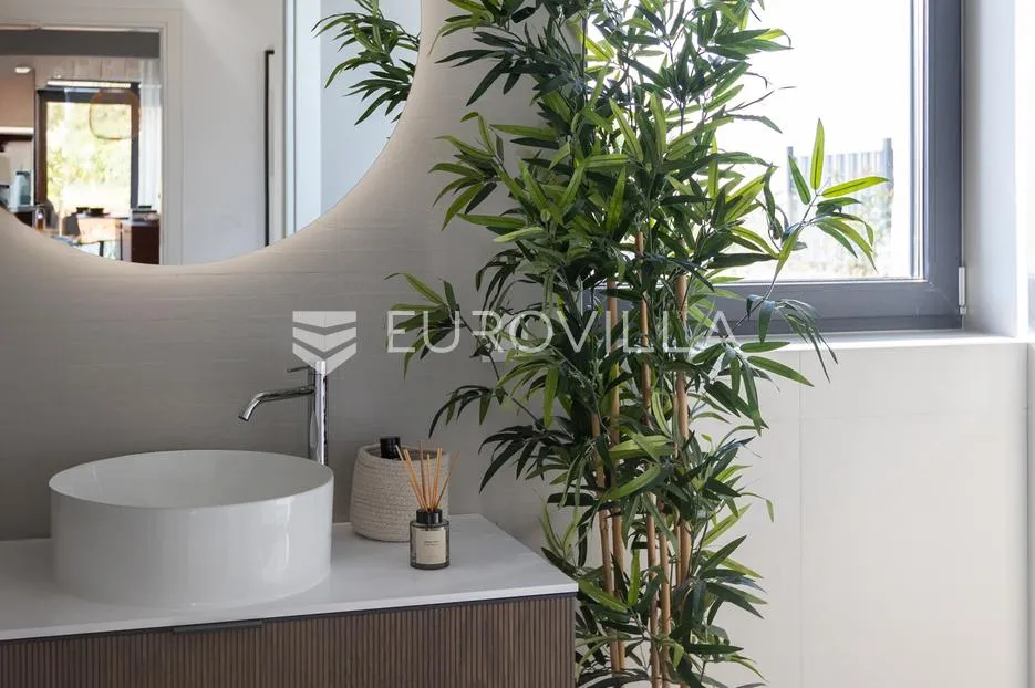 istra, poreč, gedići prekrasna moderna kamena vila 165 m² s bazenom - slika 15