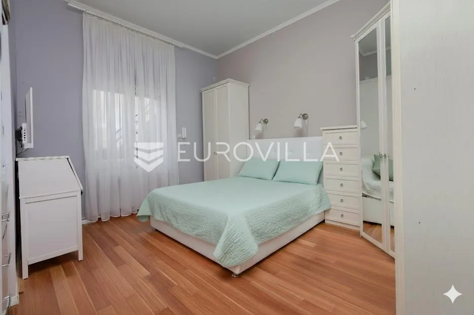 pećine, stan 107, 22 m², okućnica i terasa 30m od mora - slika 8