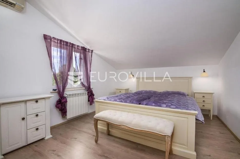 banjole, prekrasna uređena kuća nkp 350 m2 na velikoj okućnici od 3300 m2 - slika 18